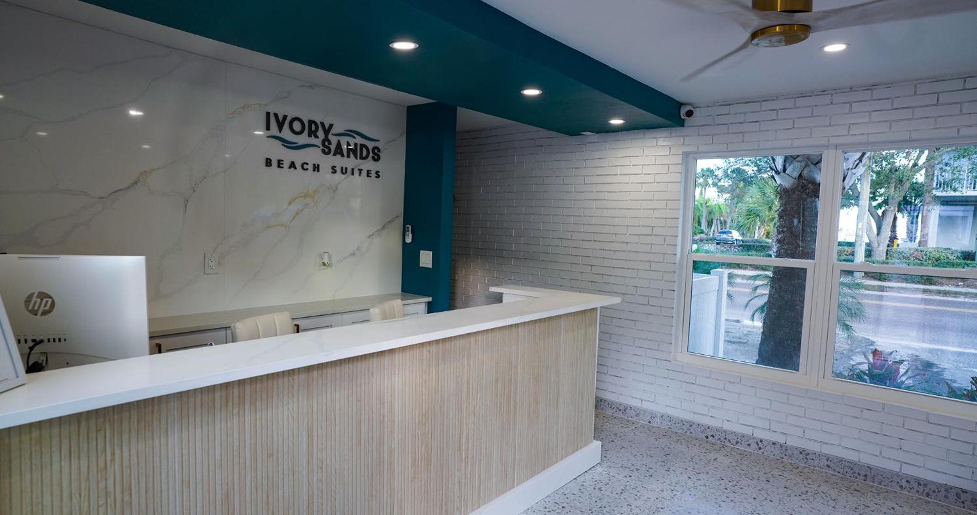 Ivory Sands Beach Suites Клиъруотър Бийч Екстериор снимка