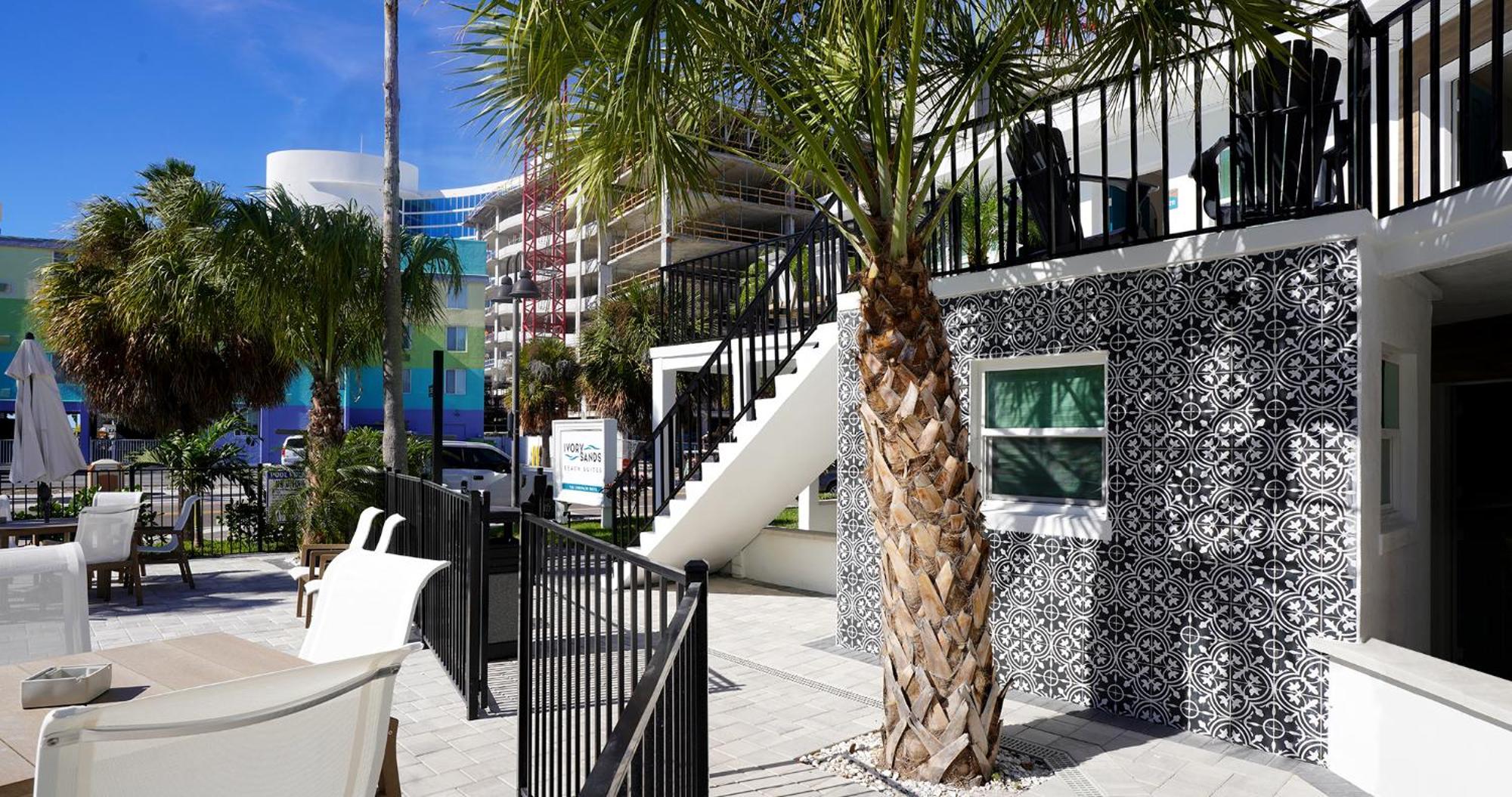 Ivory Sands Beach Suites Клиъруотър Бийч Екстериор снимка