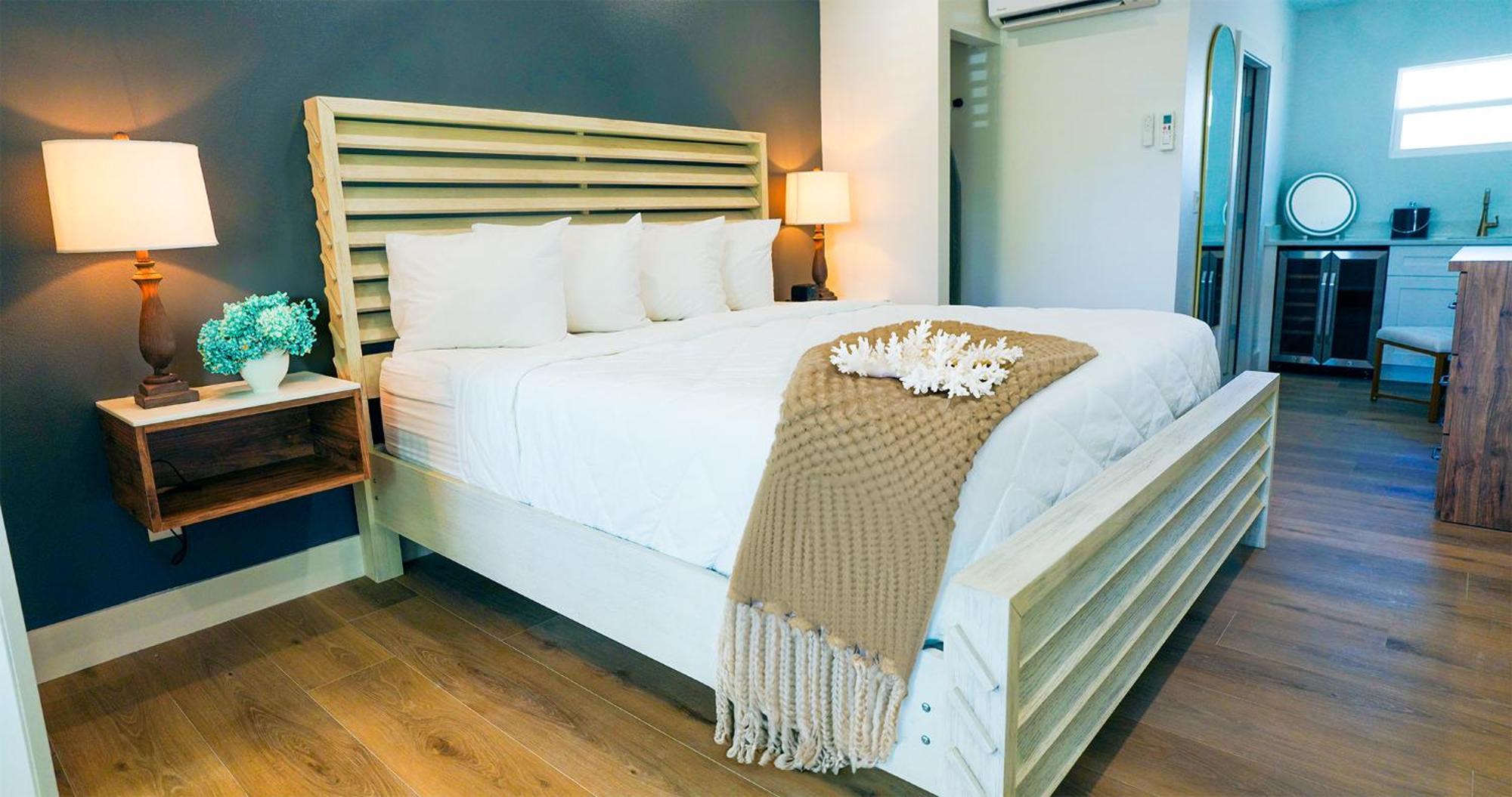 Ivory Sands Beach Suites Клиъруотър Бийч Екстериор снимка