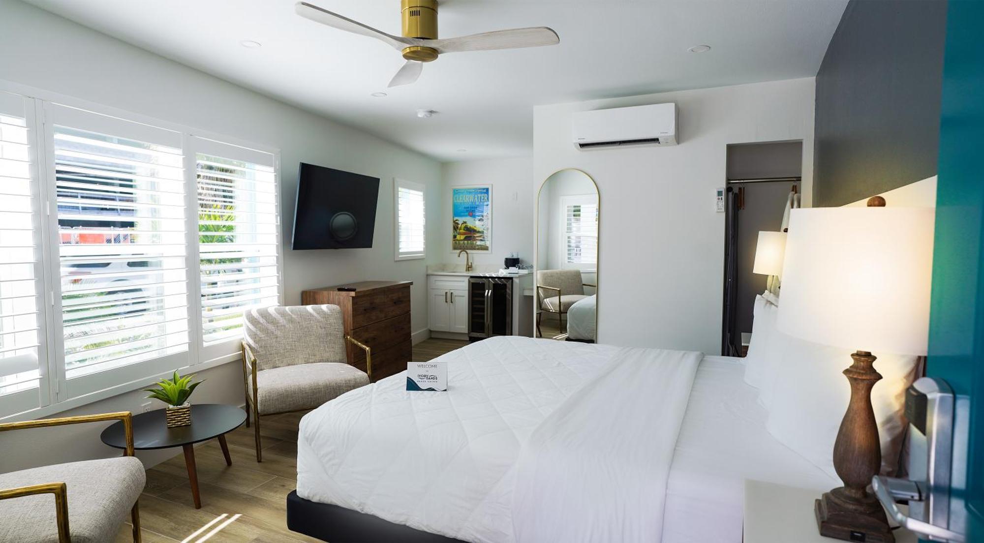 Ivory Sands Beach Suites Клиъруотър Бийч Екстериор снимка